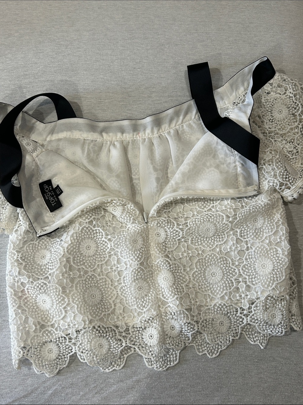 Topshop Petite lace cold shoulder top sz 4 - Picture 8 of 10